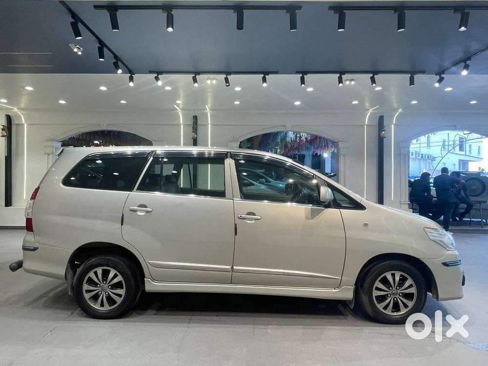 Toyota Innova 2.5 G (diesel) 7 Seater Bs Iv, 2015, Diesel