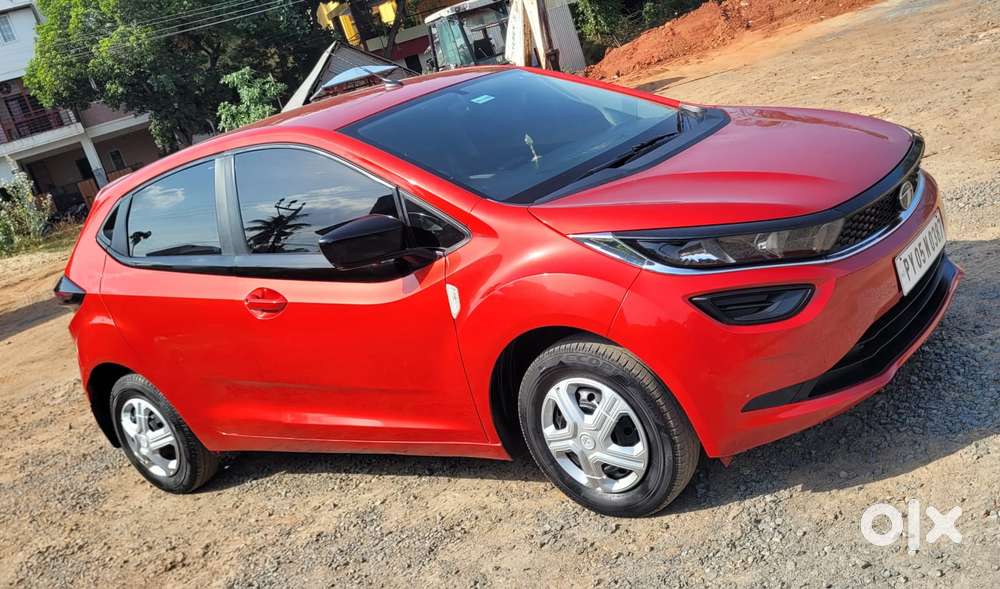 Tata Altroz 1.2 Xe Plus Petrol, 2022, Petrol