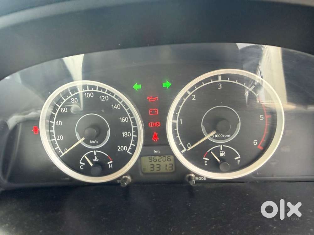Tata Safari Storme 2016