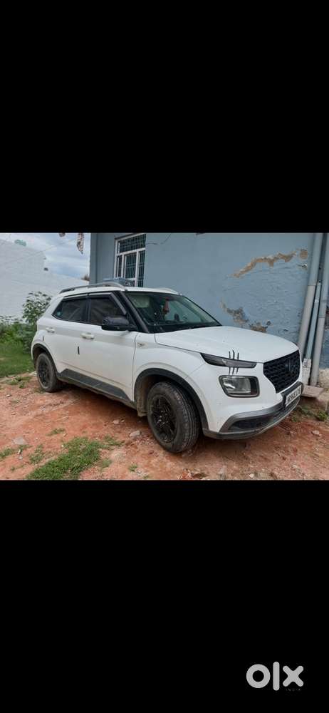 Hyundai Venue Petrol 2021