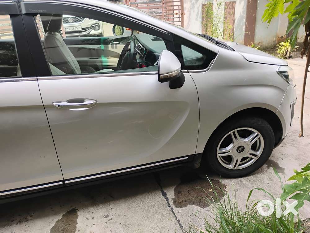 Mahindra Marazzo M6, 2019, Diesel