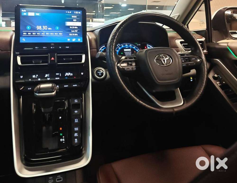 Toyota Innova Hycross 2.0 Zx (o) Hybrid 7 Str, 2024, Petrol