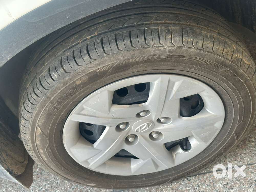 Hyundai Venue 2023 Petrol 75000 Km Driven