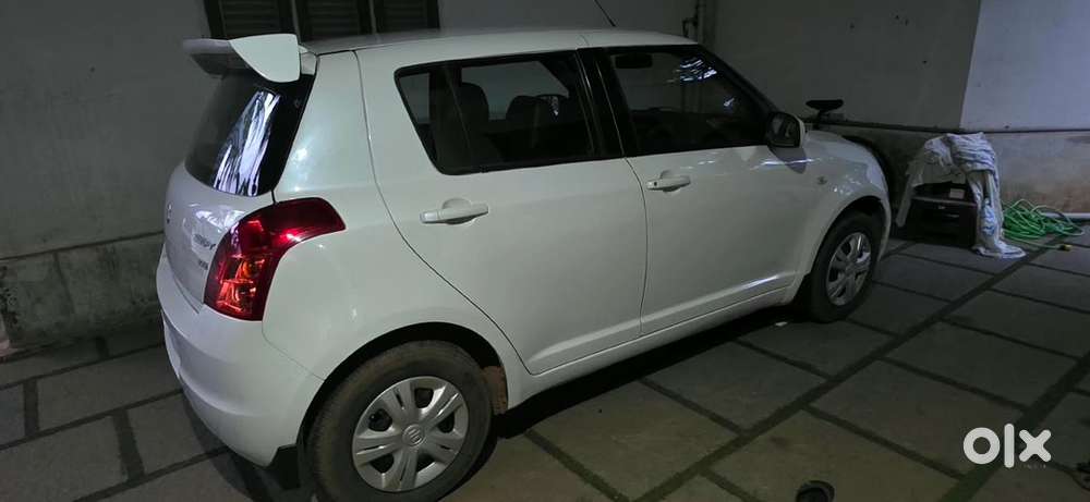 Maruti Suzuki Swift 1.2 Petrol 2011
