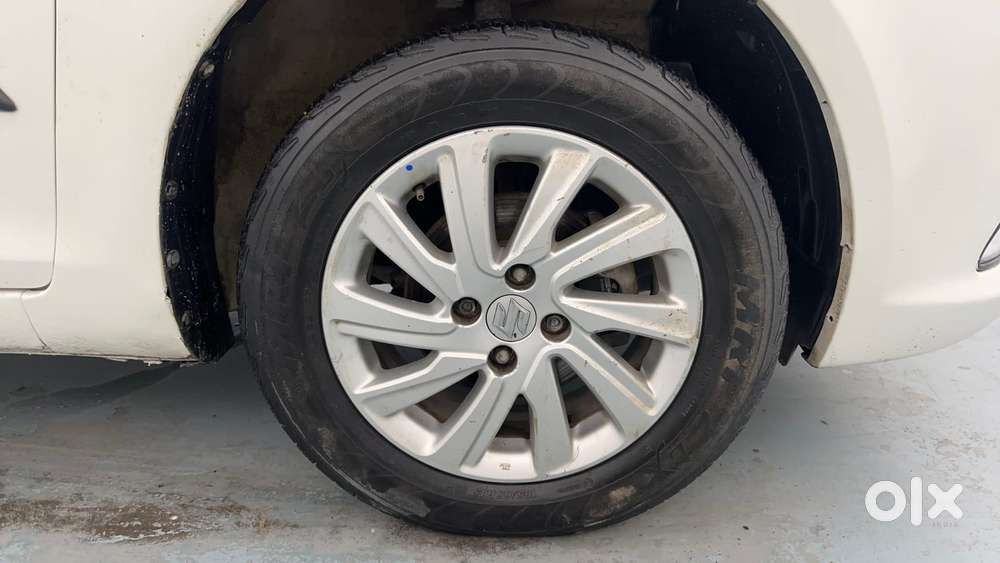 Maruti Suzuki Swift Dzire 1.2 Zxi, 2016, Petrol