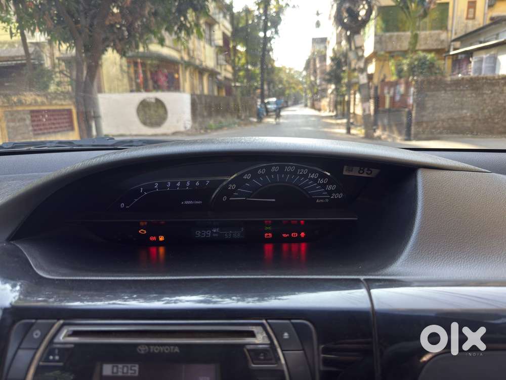 Toyota Etios Liva V Dual Tone, 2018, Petrol