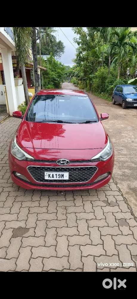 Hyundai I20 Asta 1.4 2015 (top End) At 5.85 Lacs