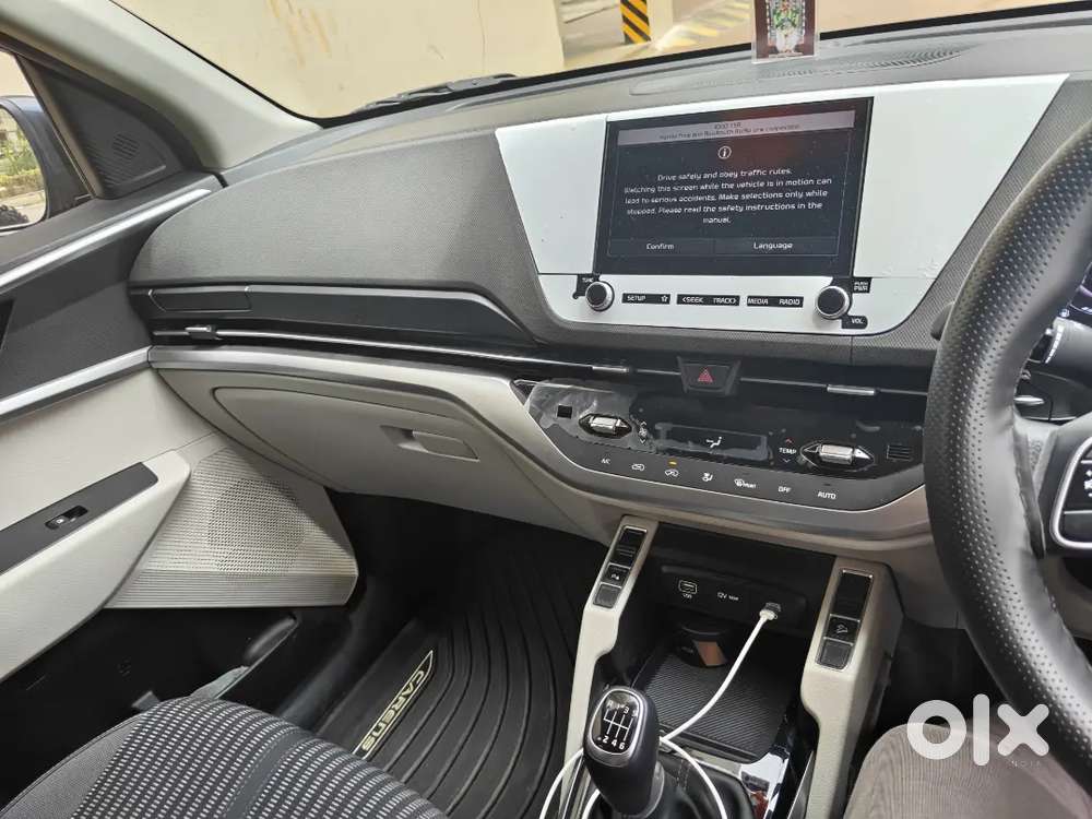 Kia Carens Petrol Well Maintained