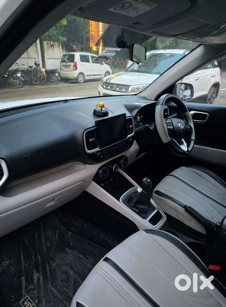 Hyundai Venue 1.2 S (o), 2024, Petrol