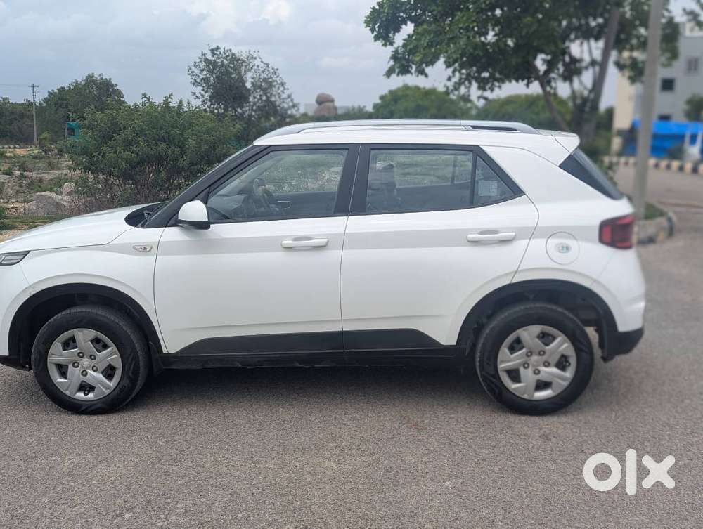 Hyundai Venue S Mt 2022 Petrol
