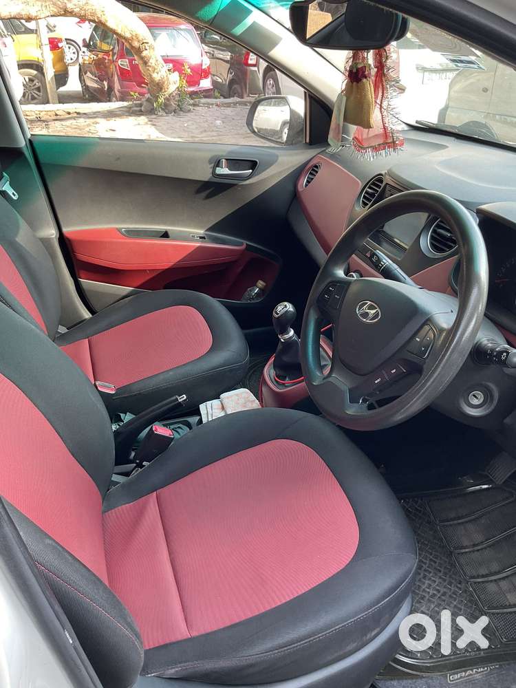 Hyundai I10 Sportz, 2016, Petrol