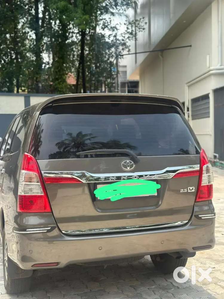 Toyota Innova 2015 V