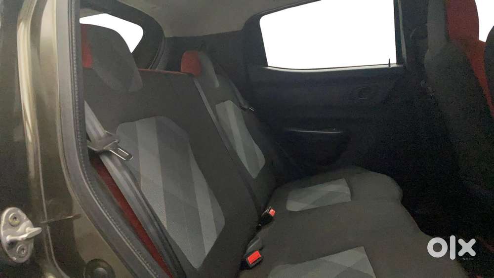 Renault Kwid 1.0 Rxt Amt, 2023, Petrol
