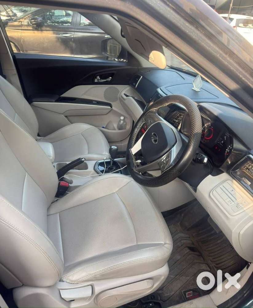 Mahindra Xuv300 1.2 W8 (o) Amt Petrol, 2021, Petrol