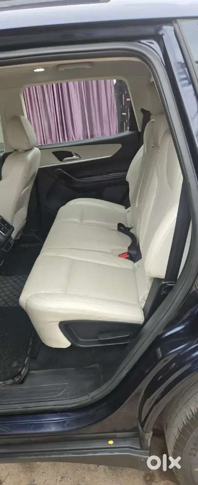 Mahindra Xuv700 Ax7l For Sale.
 First Owner
 Well Maintained
 Compa