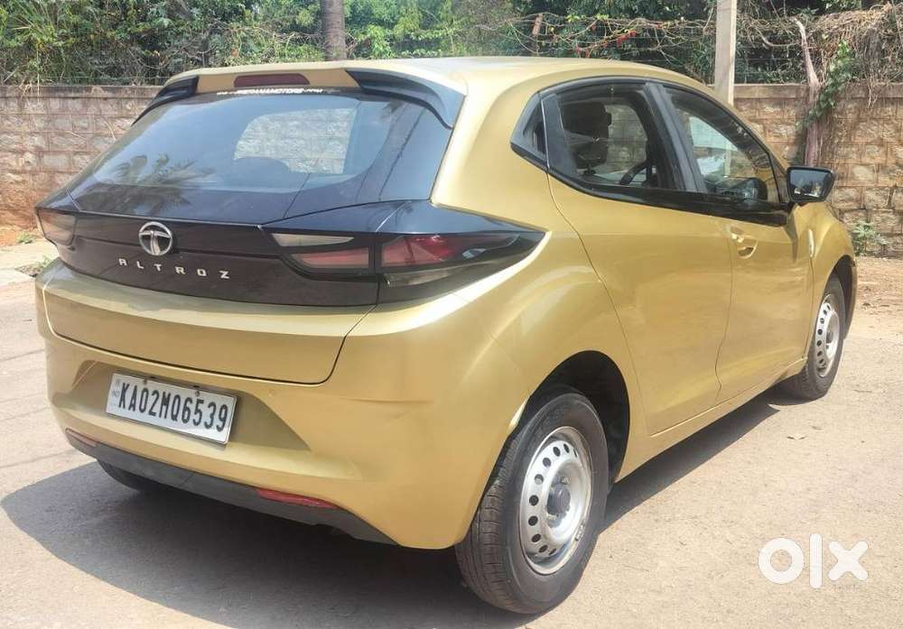 Tata Altroz 1.2 Xe, 2020, Petrol