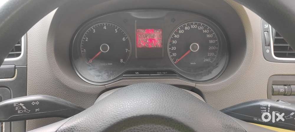 Volkswagen Vento 2010-2013 Petrol Highline, 2011, Petrol