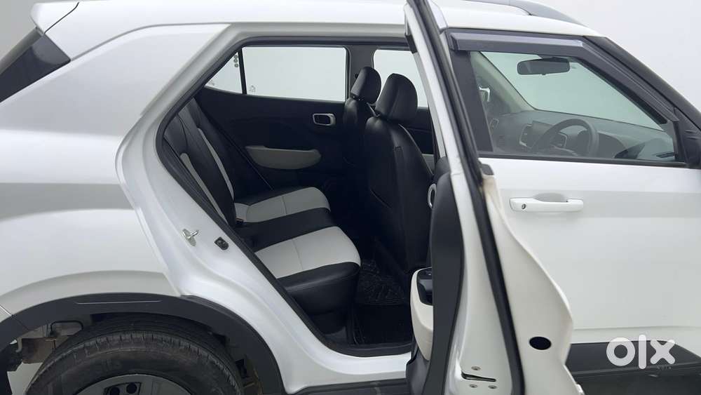Hyundai Venue [2022-ongoing] 1.2 S, 2025, Petrol