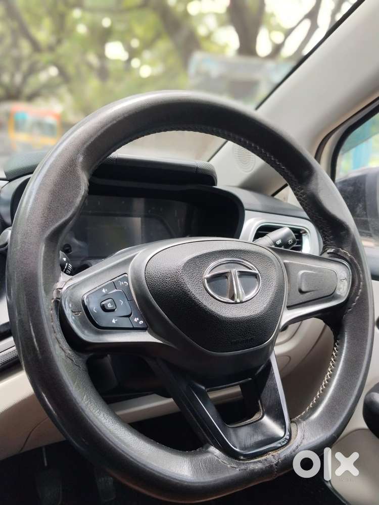 Tata Altroz 1.2 Xm Plus, 2023, Petrol