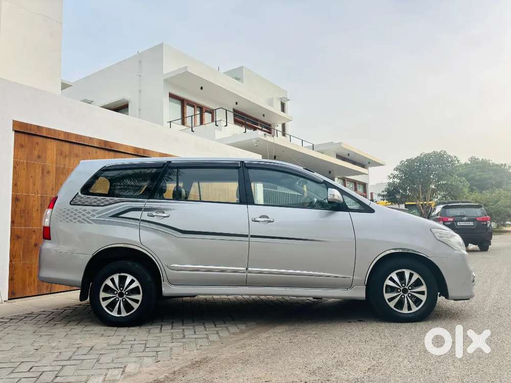 Toyota Innova V 2015 Model