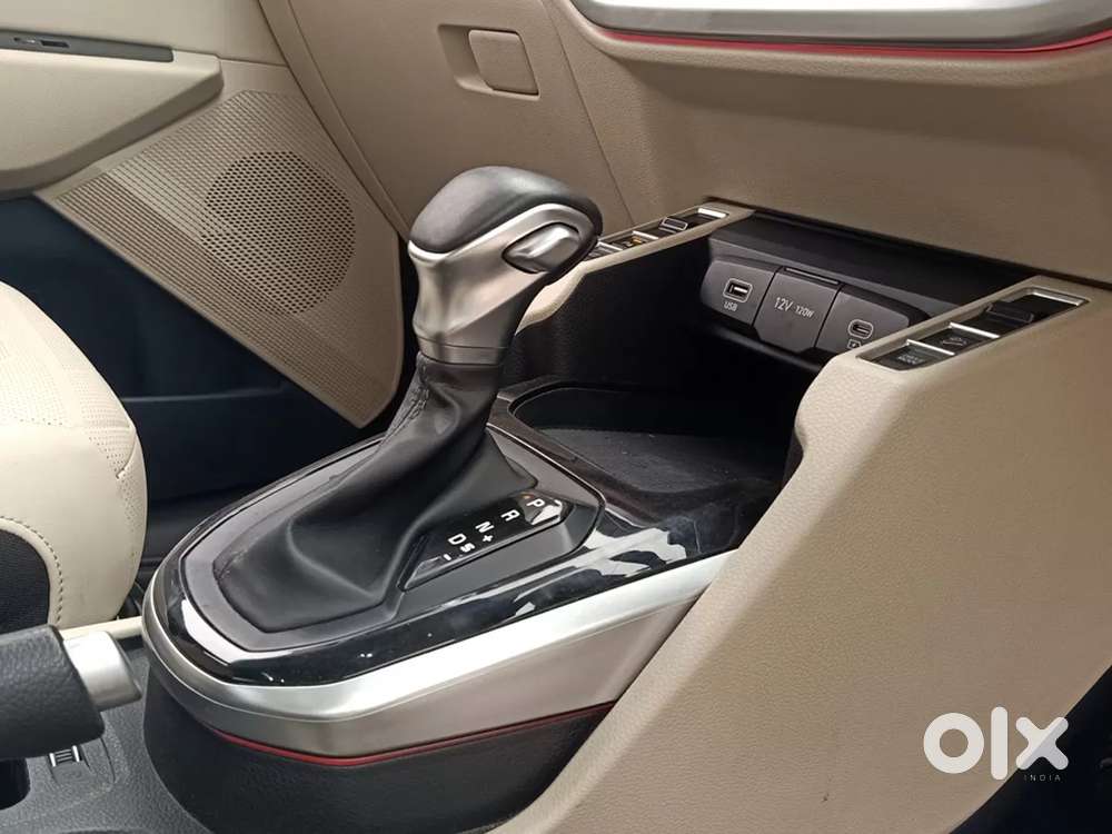 Kia Carens Luxury (o)1.5 Turbo Petrol Dct 7 Str, 2023, Petrol