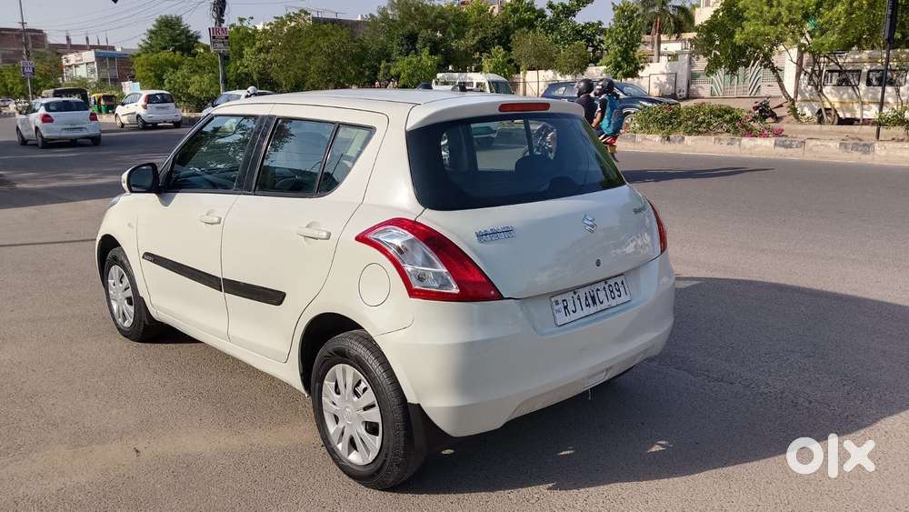 Maruti Suzuki Swift Lxi Optional-o, 2017, Petrol