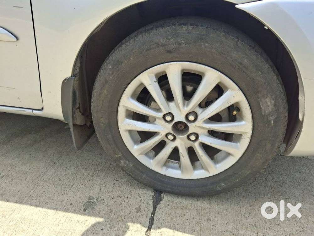 Toyota Etios V, 2011, Petrol