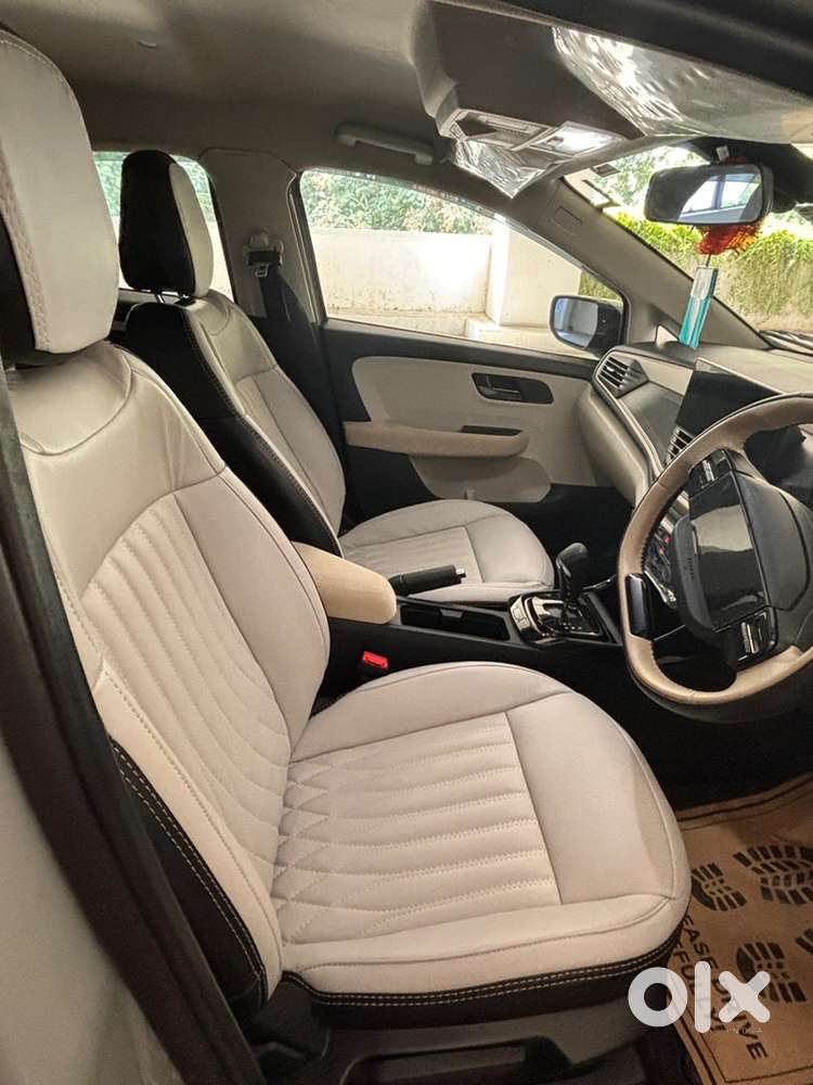 Tata Altroz Creative Amt 1.2l Revotron 2025