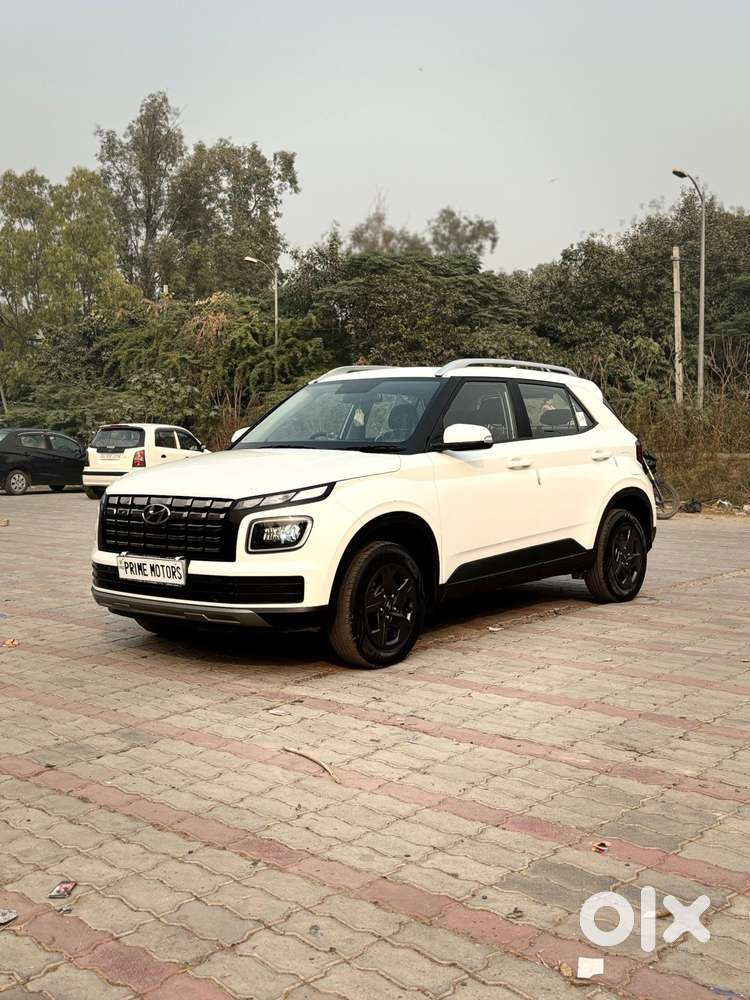 Hyundai Venue Sx Mt, 2023, Petrol