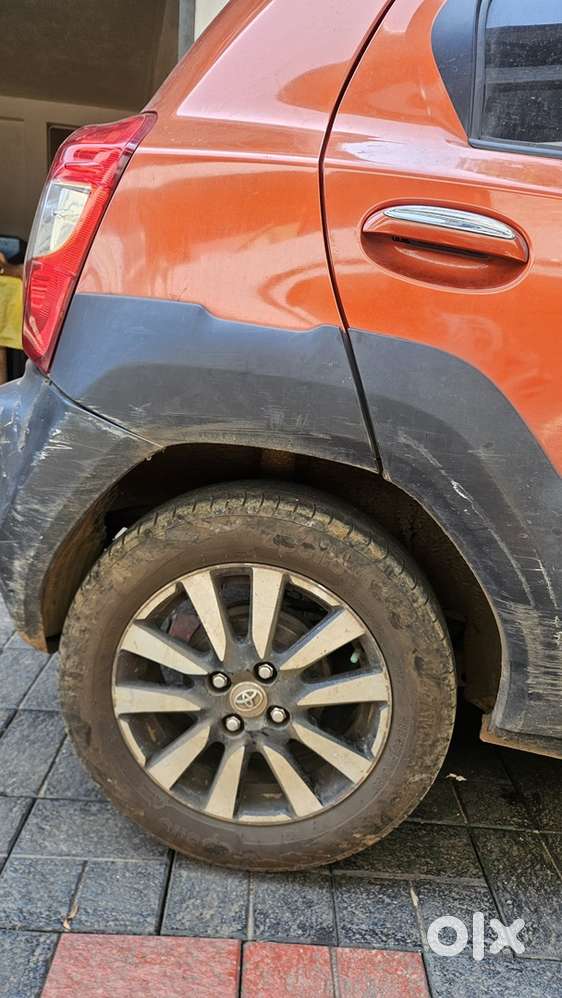 Toyota Etios Cross 2015