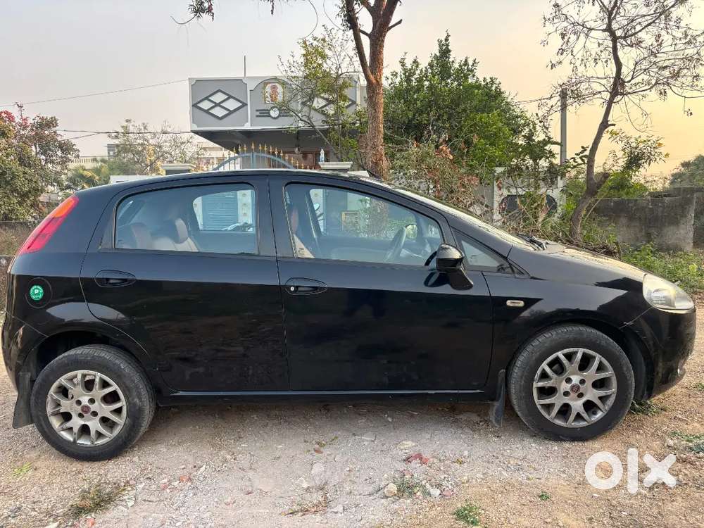 Fiat Grande Punto 2010 Petrol 66000 Km Driven