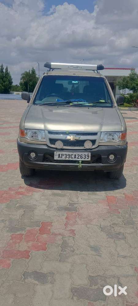 Chevrolet Tavera Neo 2012