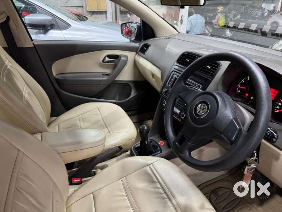 Volkswagen Vento Magnific 1.6 Comfortline, 2013, Petrol