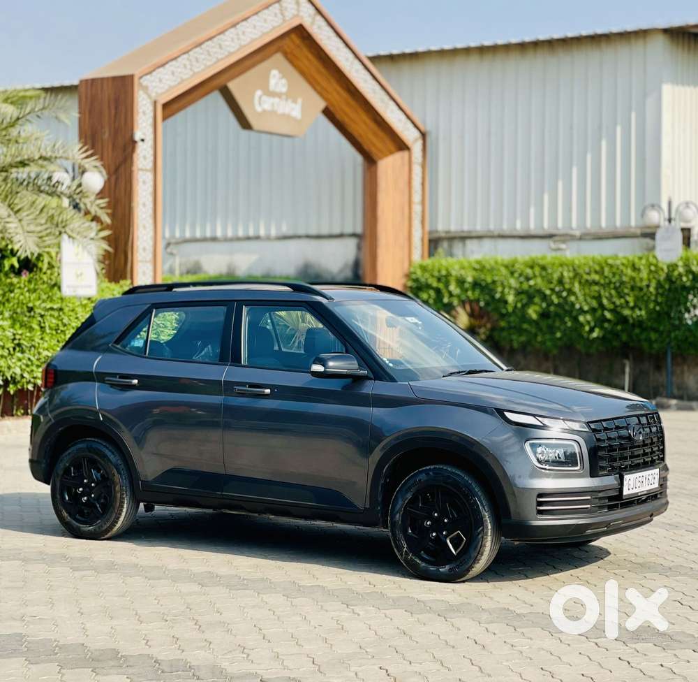 Hyundai Venue S(o) Knight Edition Mt, 2024, Petrol