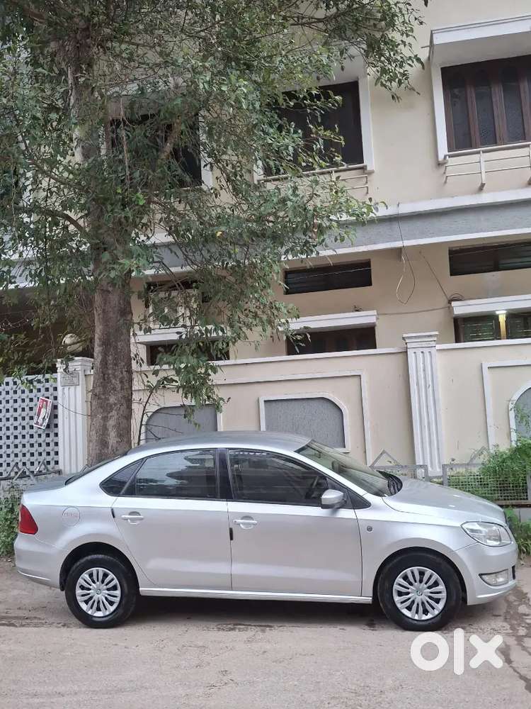 Skoda Rapid 1.6 Ambition 2012