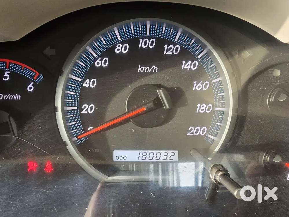 Toyota Innova 2013 V Diesel 180000km
