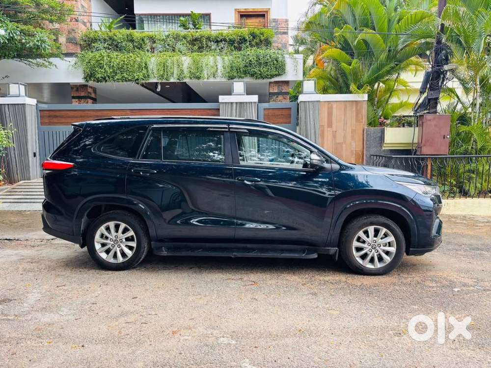 Toyota Innova Hycross 2.0 Vx Hybrid 7 Str, 2023, Petrol