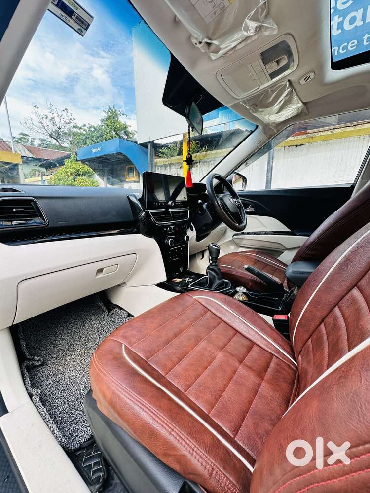 Mahindra Xuv 3xo Ax5 Pm Mt, 2024, Petrol