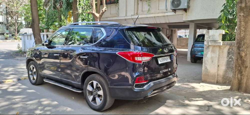 Mahindar Alturas G4 Premium Luxuary Car Tiptop Condition First Owner