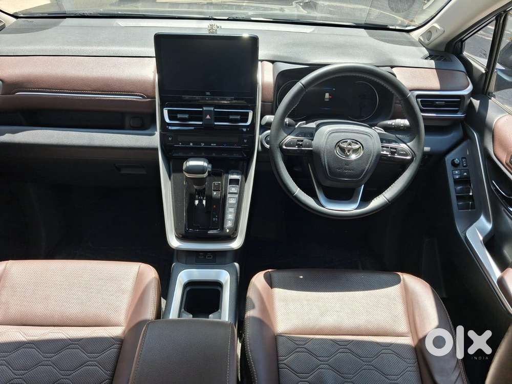 Toyota Innova Hycross 2.0 Zx (o) Hybrid 7 Str, 2023, Petrol