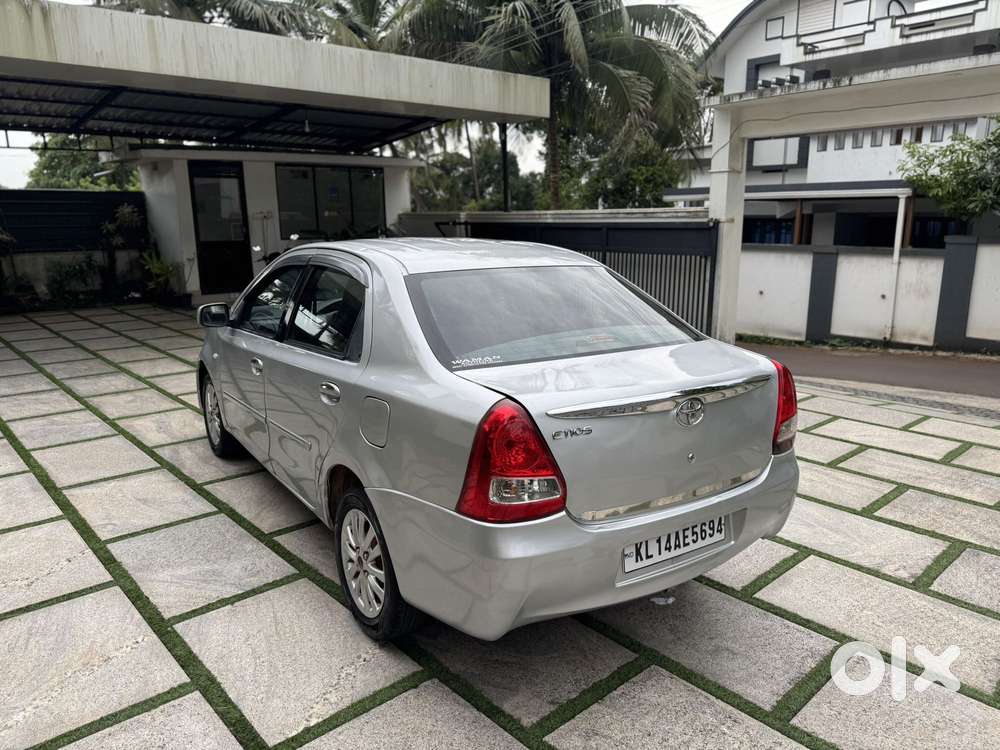 Toyota Etios, 2011, Petrol