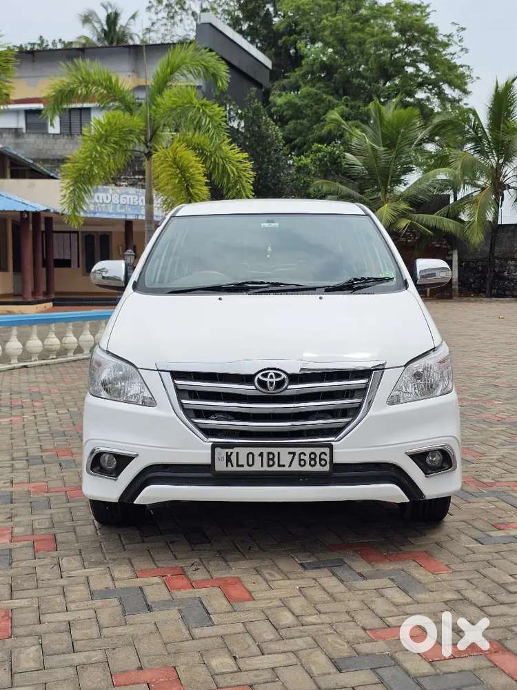 Toyota Innova 2013 Diesel 220000 Km Driven