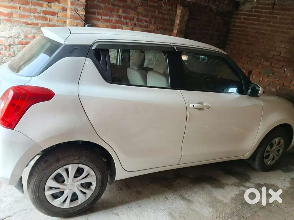 Selling Maruti Suzuki Swift Vxi 2020 Petrol