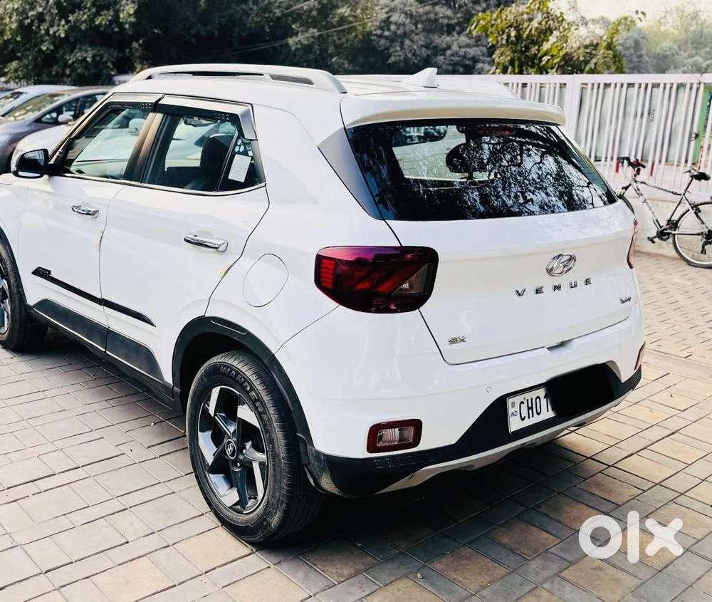 Hyundai Venue 1.0 Sx (o) Turbo Dct Dual Tone, 2019, Petrol