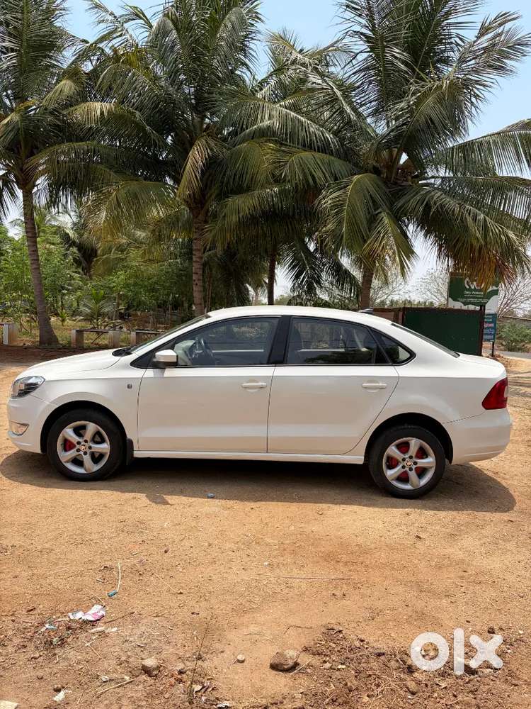 Skoda Rapid 2015 At Diesel Well Maintained