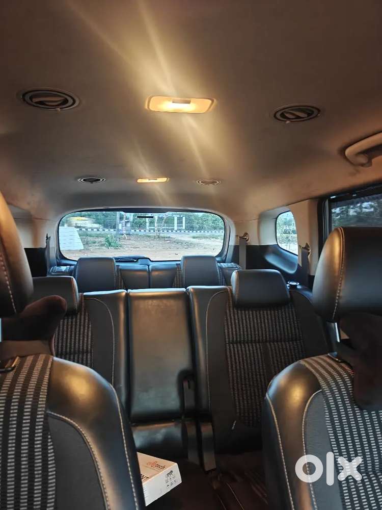 Good Condition Best Car Showroom Track Service