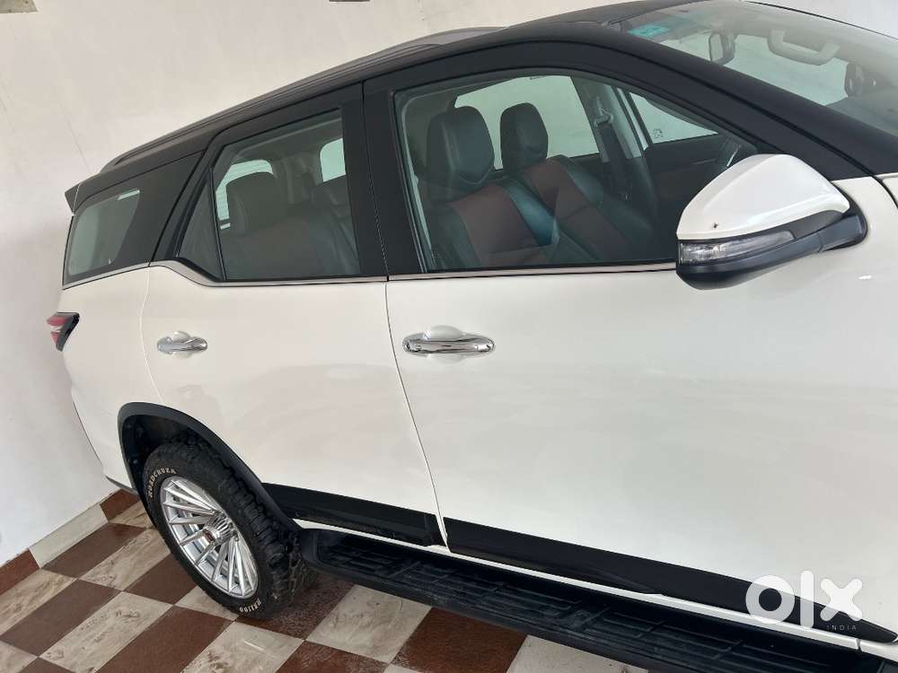 Toyota Fortuner Legender 2021
