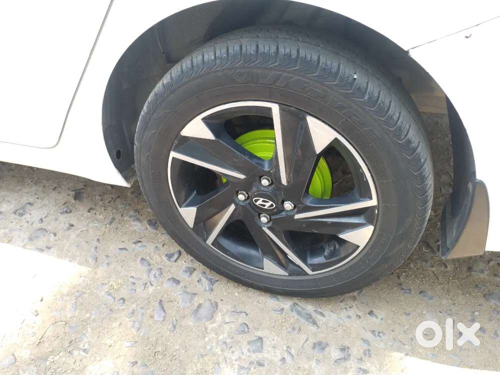 2 Key 
Diamond Wheels New Tyre
Rear Camera+parking Sensor Idv 595000