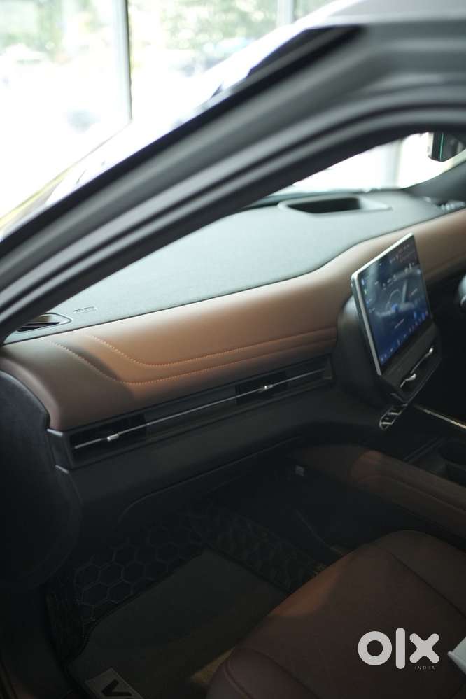 Vinfast Vf 7 - 4 Wheel Drive Full Option
