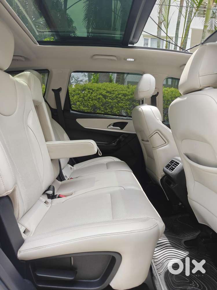 Mahindra Xuv700 2.0 Ax 7 Petrol At Luxury Pack Str, 2022, Petrol